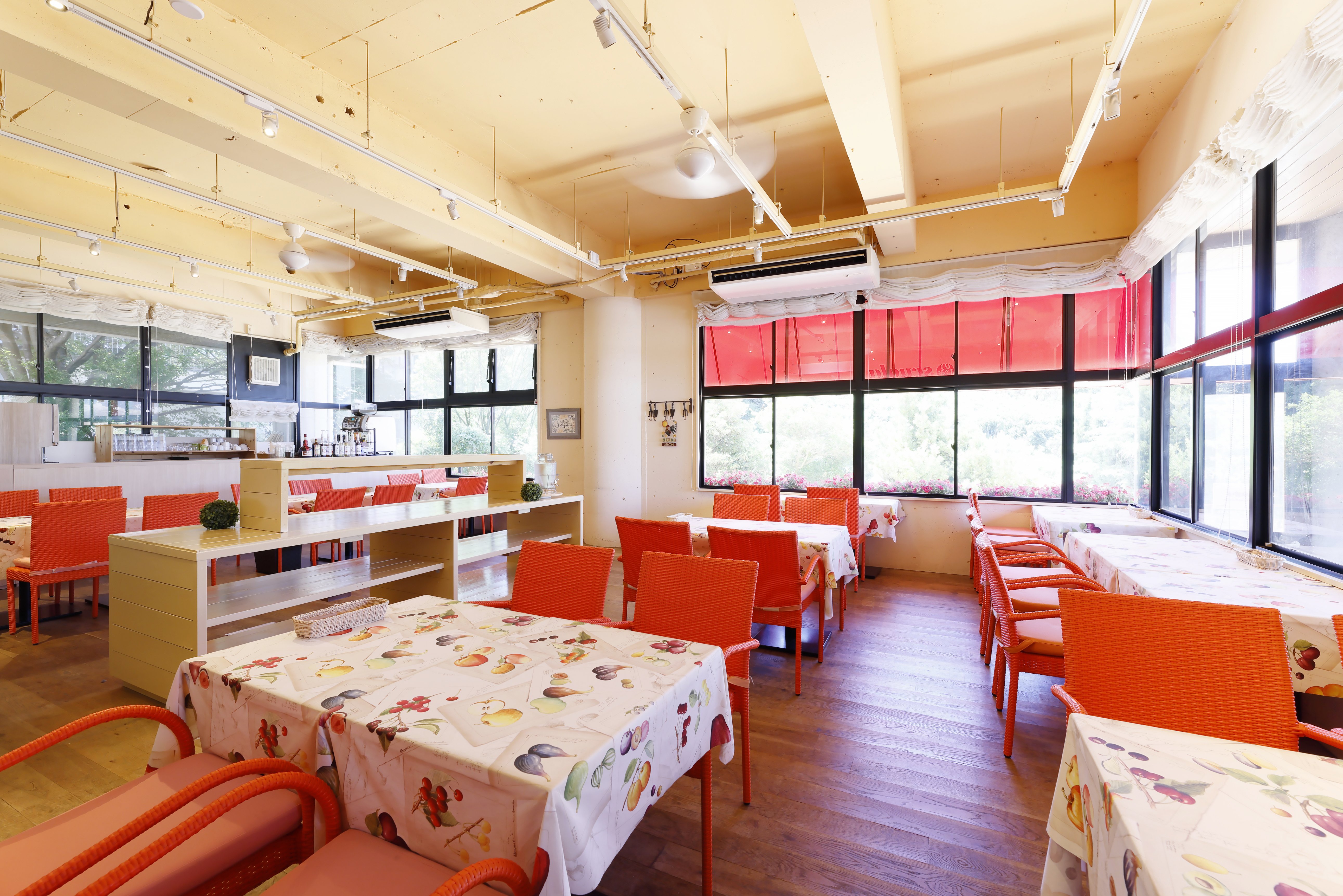 のじまスコーラ_02_内観_カフェ(1)★